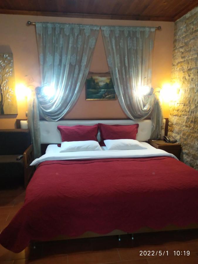 Xenonas Platia Appartement Káto Loutrákion Buitenkant foto