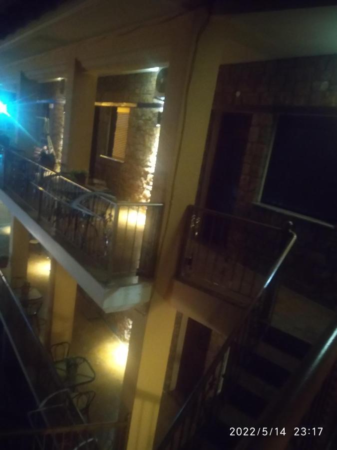 Xenonas Platia Appartement Káto Loutrákion Buitenkant foto