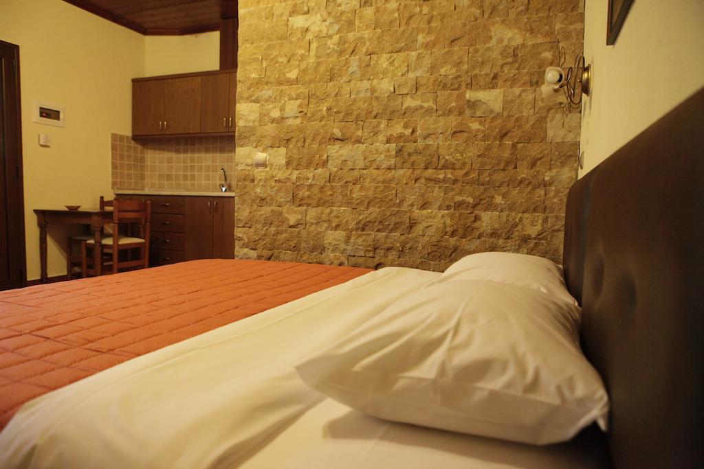 Xenonas Platia Appartement Káto Loutrákion Buitenkant foto