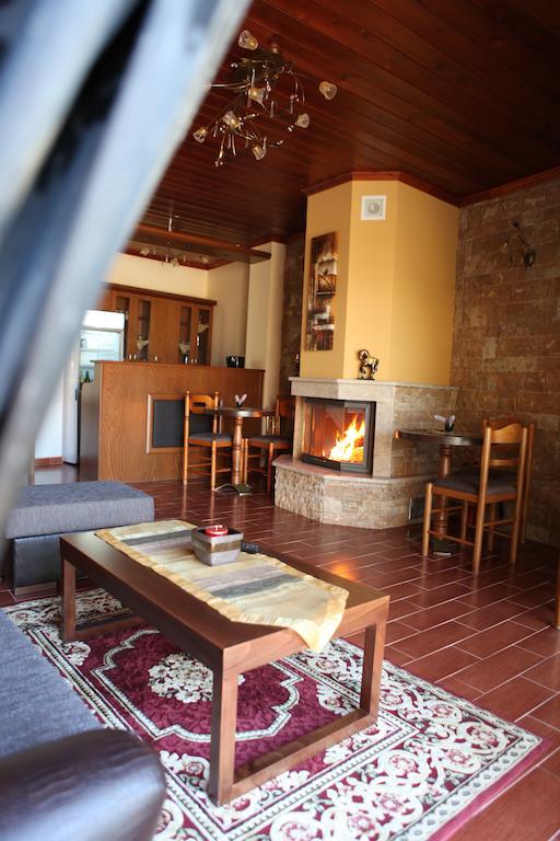 Xenonas Platia Appartement Káto Loutrákion Buitenkant foto