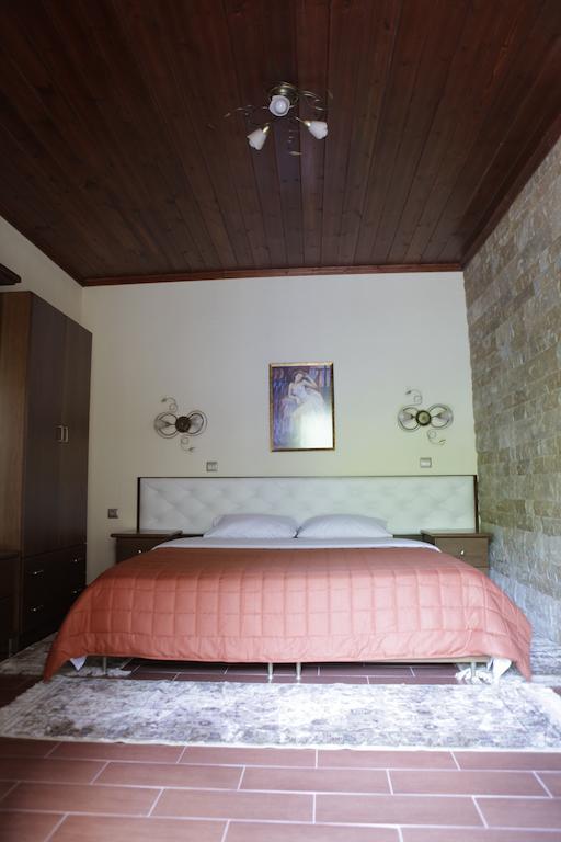 Xenonas Platia Appartement Káto Loutrákion Buitenkant foto