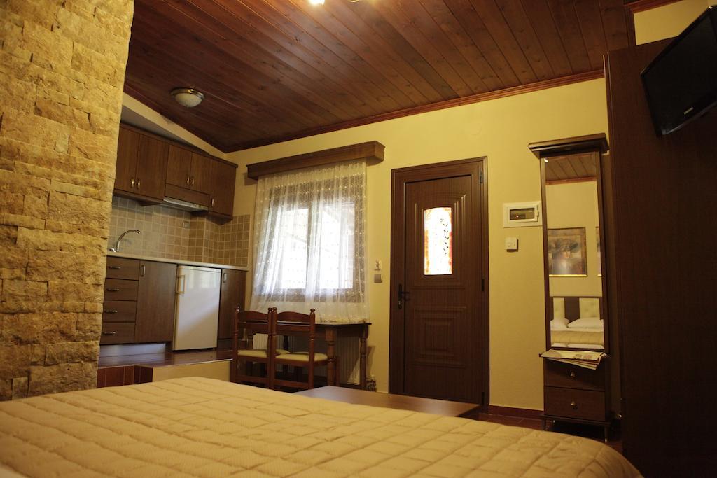 Xenonas Platia Appartement Káto Loutrákion Buitenkant foto