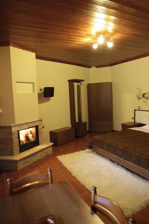 Xenonas Platia Appartement Káto Loutrákion Buitenkant foto