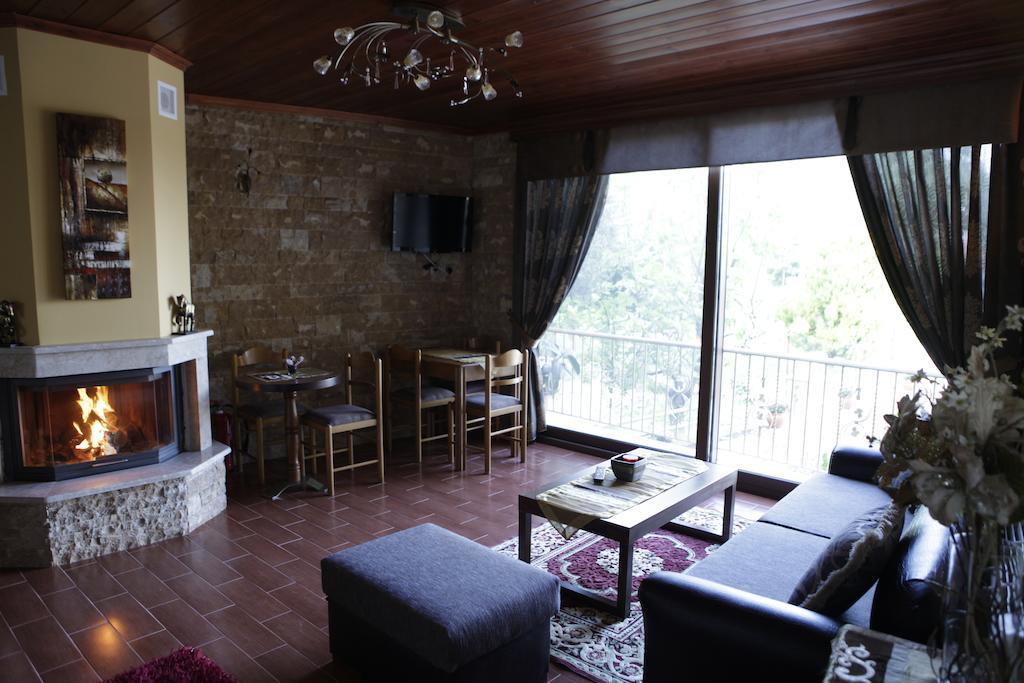 Xenonas Platia Appartement Káto Loutrákion Buitenkant foto