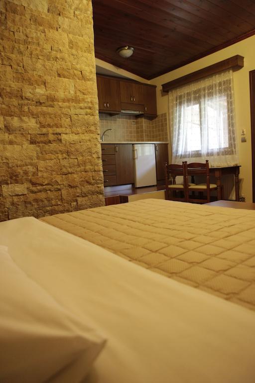 Xenonas Platia Appartement Káto Loutrákion Buitenkant foto