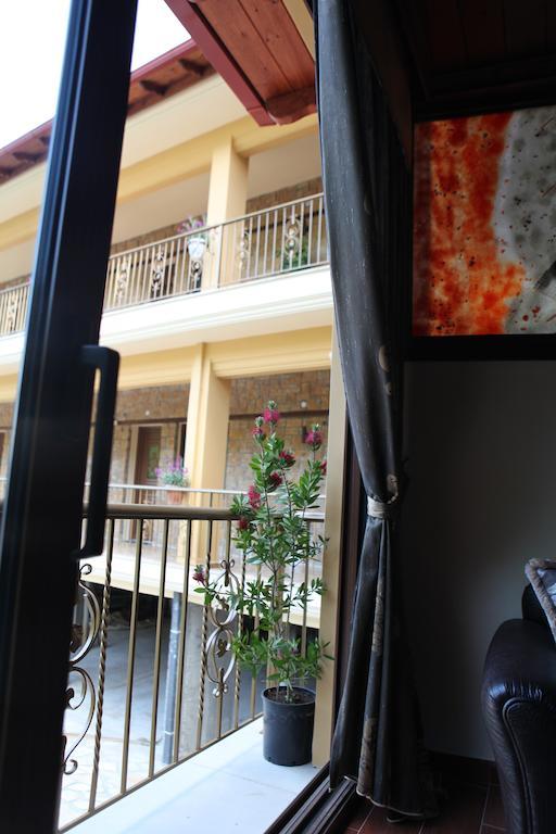Xenonas Platia Appartement Káto Loutrákion Buitenkant foto